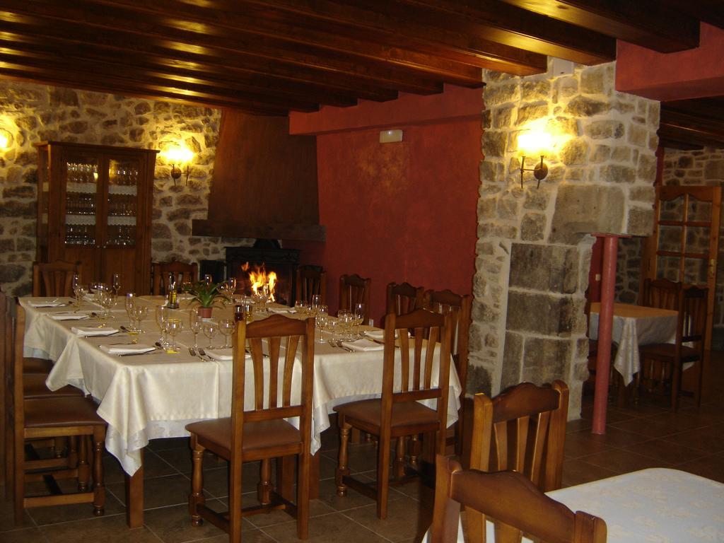 Hostal Casa Laure Y Mª Jose Аренс-де-Льедо Экстерьер фото