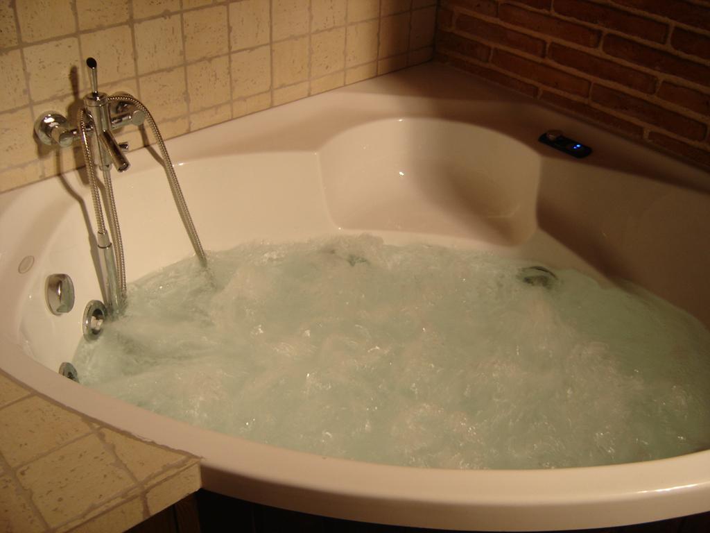 Hostal Casa Laure Y Mª Jose Аренс-де-Льедо Экстерьер фото