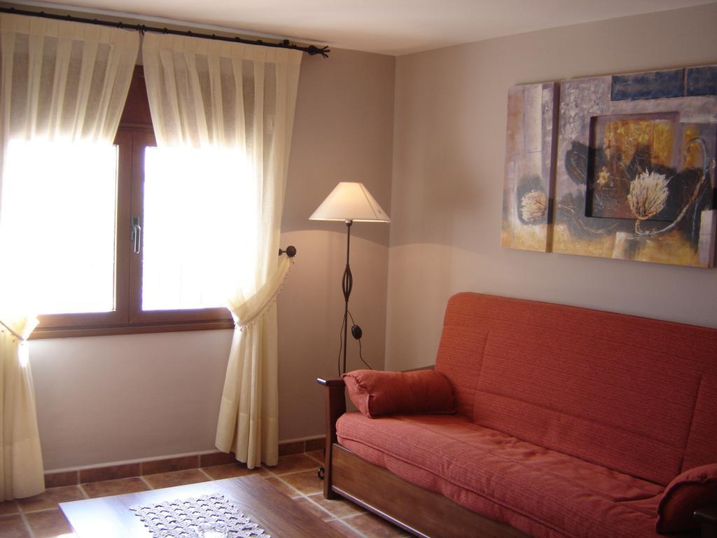 Hostal Casa Laure Y Mª Jose Аренс-де-Льедо Экстерьер фото