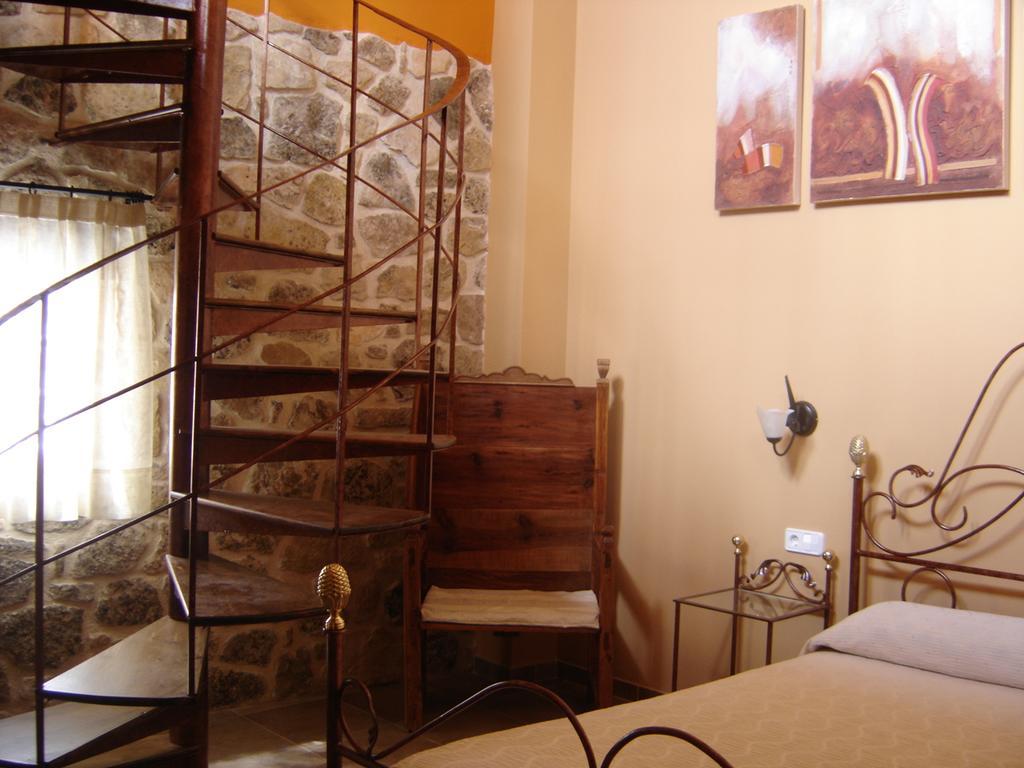 Hostal Casa Laure Y Mª Jose Аренс-де-Льедо Экстерьер фото