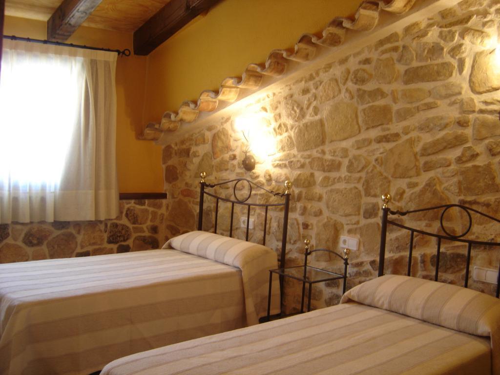 Hostal Casa Laure Y Mª Jose Аренс-де-Льедо Экстерьер фото