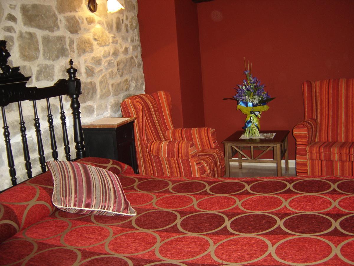 Hostal Casa Laure Y Mª Jose Аренс-де-Льедо Экстерьер фото