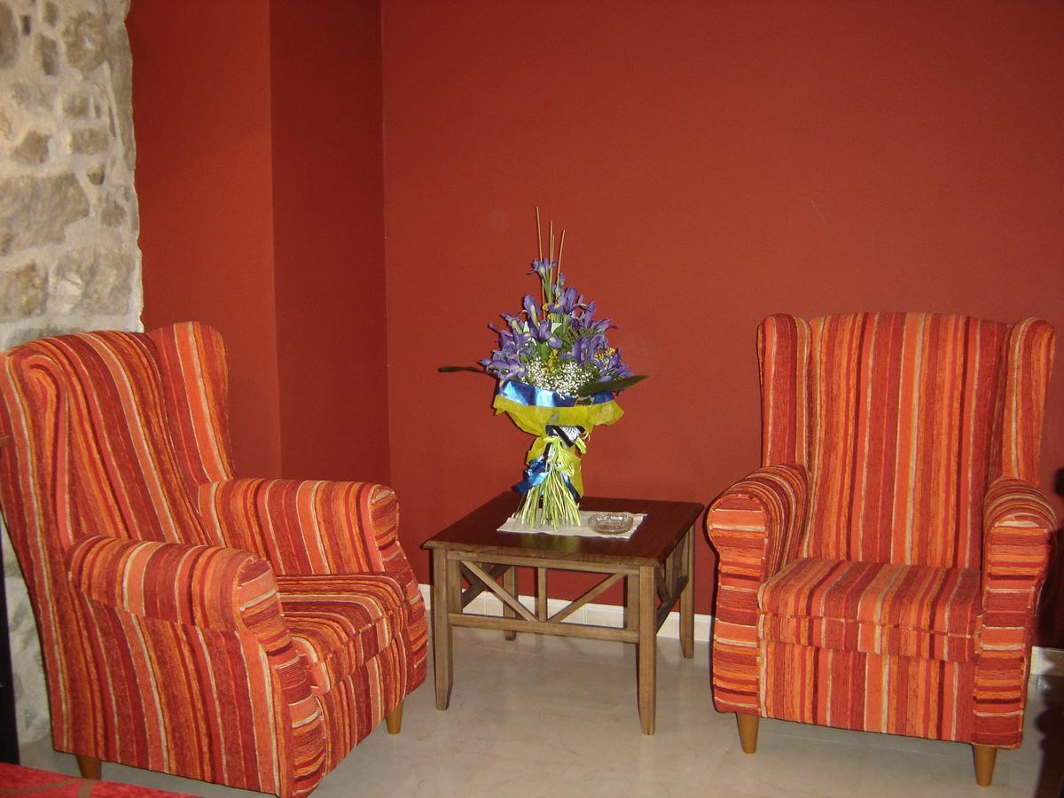Hostal Casa Laure Y Mª Jose Аренс-де-Льедо Экстерьер фото