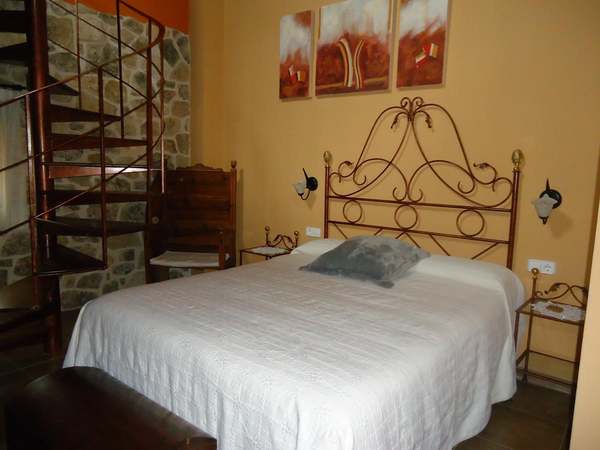 Hostal Casa Laure Y Mª Jose Аренс-де-Льедо Экстерьер фото