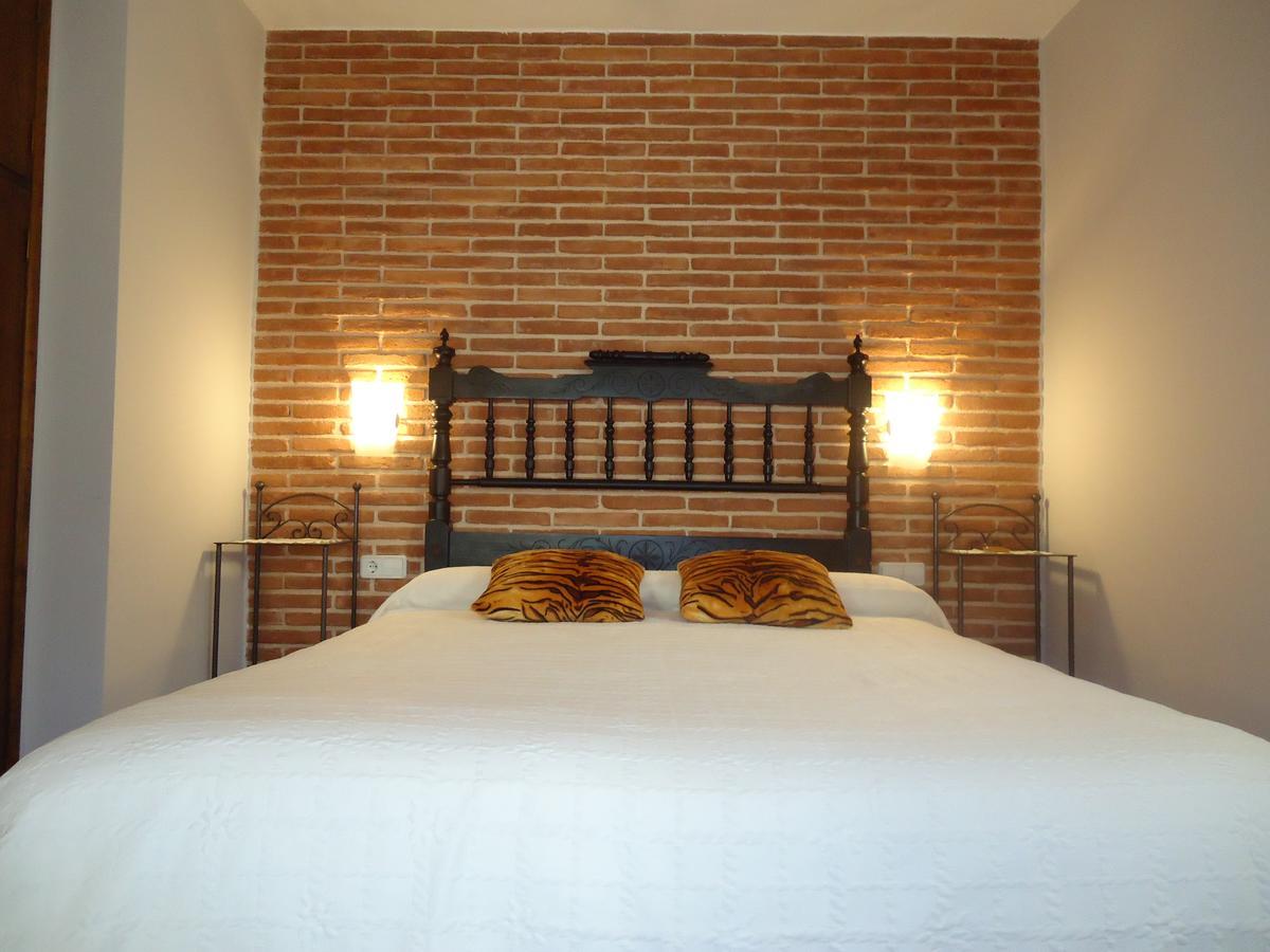 Hostal Casa Laure Y Mª Jose Аренс-де-Льедо Экстерьер фото